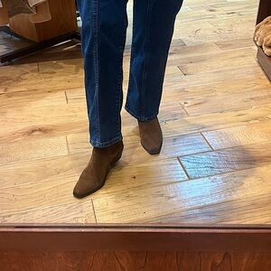 Zara Women’s Chelsea chocolate brown suede ankle boots